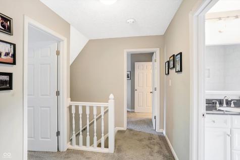 630 Sugarbush Drive Zionsville IN 46077