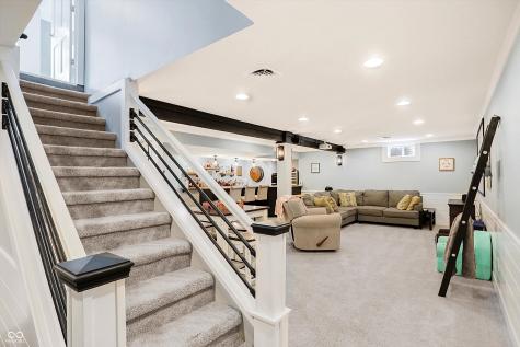 630 Sugarbush Drive Zionsville IN 46077