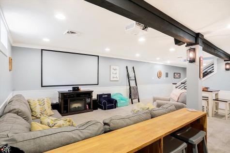 630 Sugarbush Drive Zionsville IN 46077