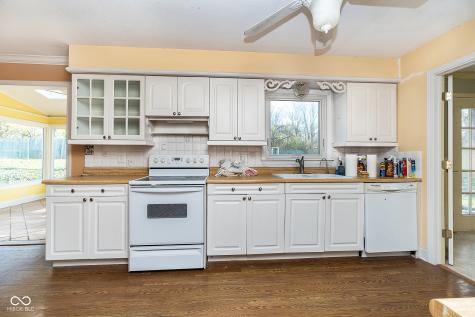 6805 S Ford Road Zionsville IN 46077