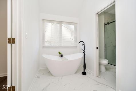 11742 Whisper Bay Court Carmel IN 46033