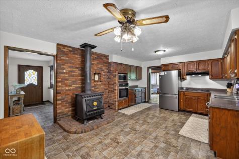 982 E Coonpath Road Spencer IN 47460