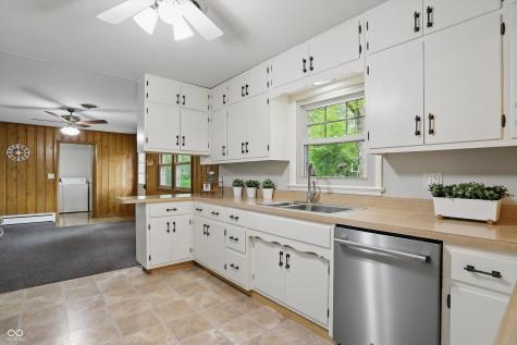5129 E 69th Street Indianapolis IN 46220