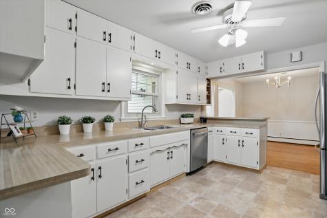 5129 E 69th Street Indianapolis IN 46220
