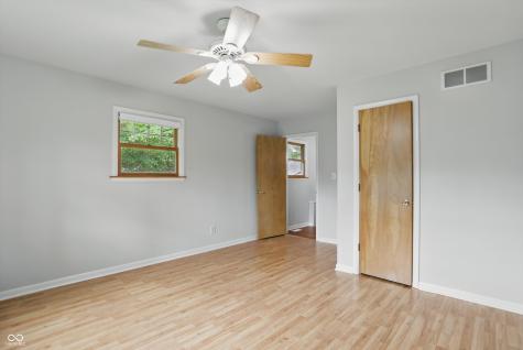 5129 E 69th Street Indianapolis IN 46220