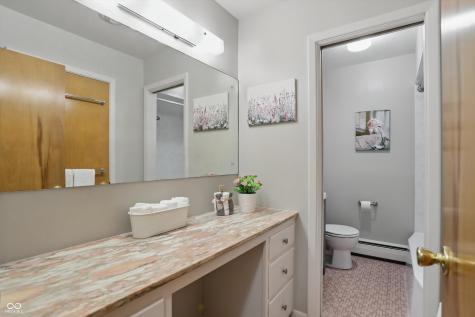 5129 E 69th Street Indianapolis IN 46220