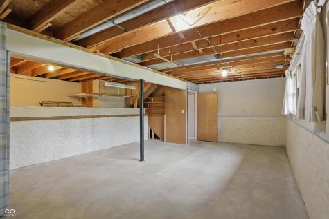 5129 E 69th Street Indianapolis IN 46220