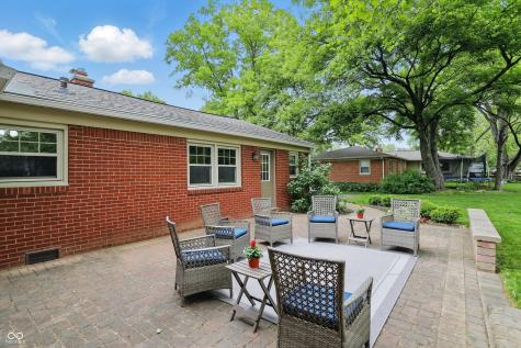 5129 E 69th Street Indianapolis IN 46220
