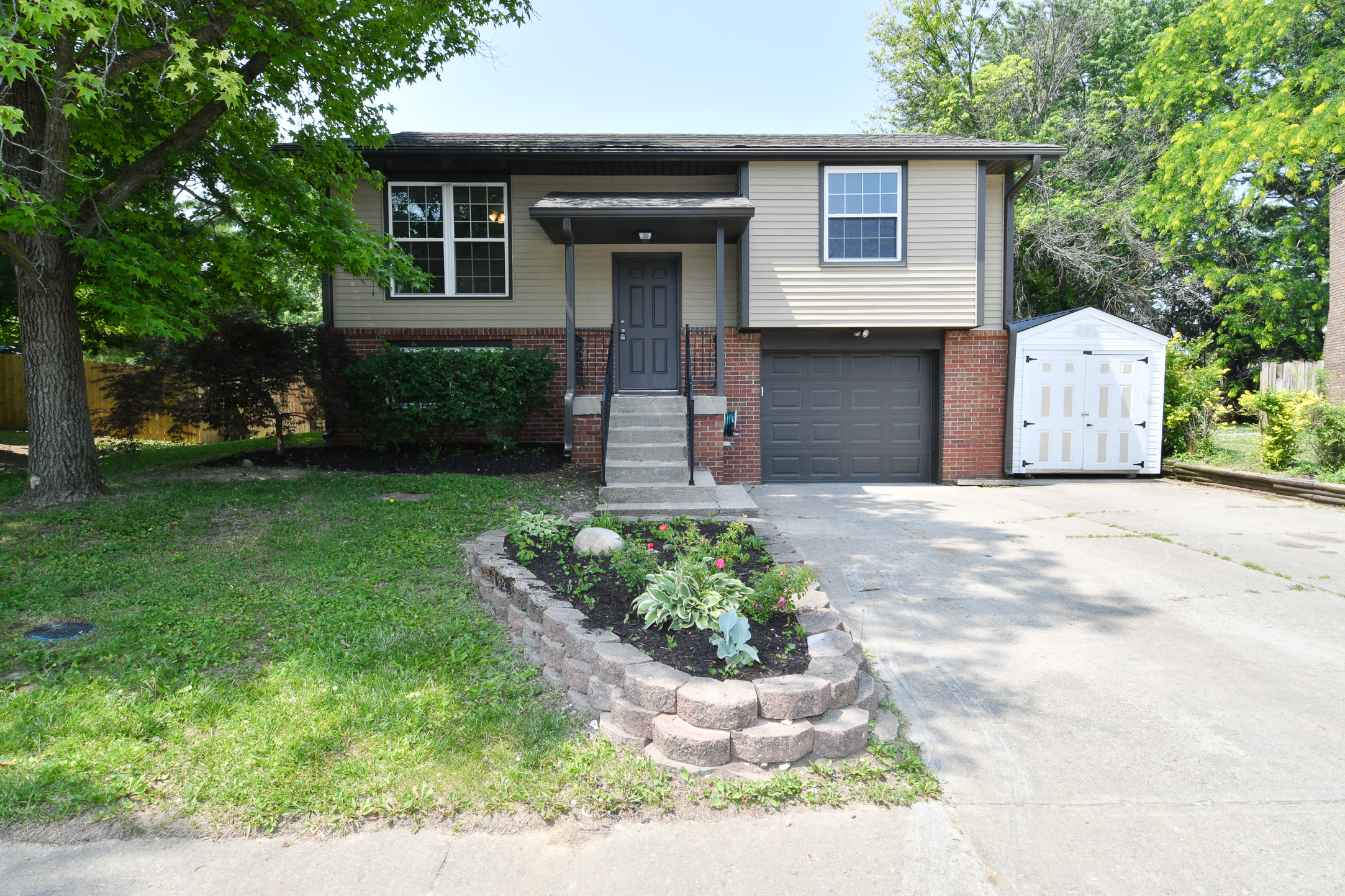 1218 Woodpointe Drive Indianapolis IN 46234
