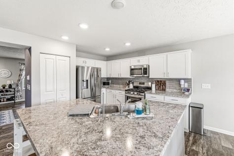 4449 Averly Park Circle Indianapolis IN 46237