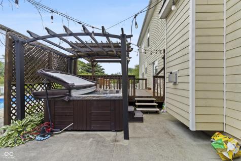 8560 Charleston Court Avon IN 46123