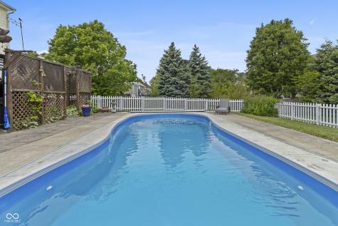 8560 Charleston Court Avon IN 46123