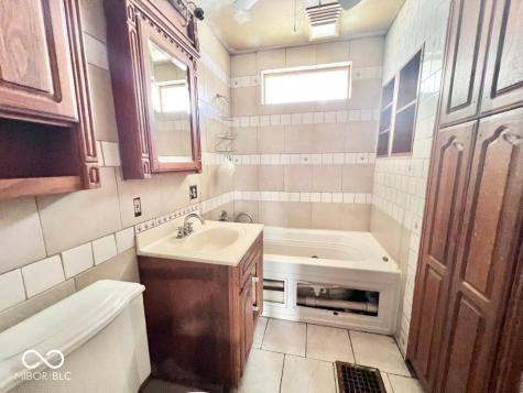 5222 E Saint Clair Street Indianapolis IN 46219
