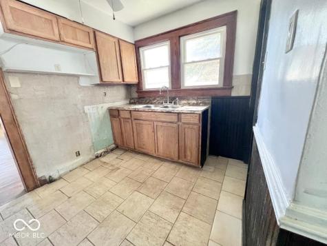 5222 E Saint Clair Street Indianapolis IN 46219
