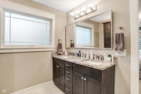 5015 Willow Road Zionsville IN 46077