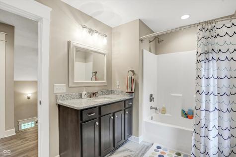 5015 Willow Road Zionsville IN 46077