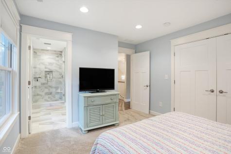 5015 Willow Road Zionsville IN 46077
