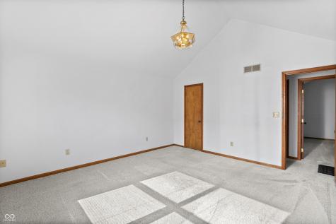 3731 Villa Drive Columbus IN 47203