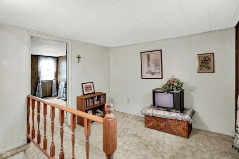307 S Bowers Street Whitestown IN 46075