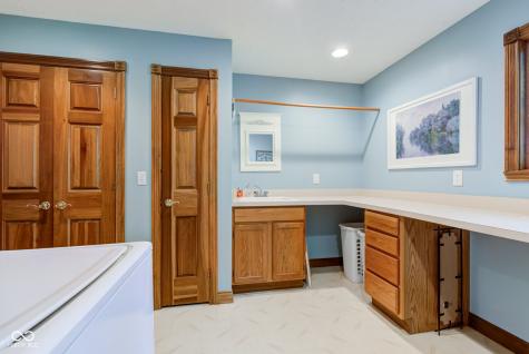 5895 Annanhill Court Avon IN 46123