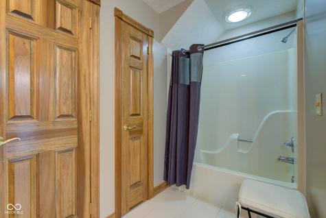 5895 Annanhill Court Avon IN 46123
