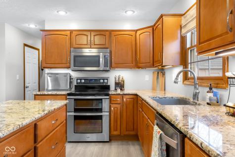 2288 Broadmoor Lane Columbus IN 47203