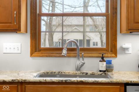 2288 Broadmoor Lane Columbus IN 47203