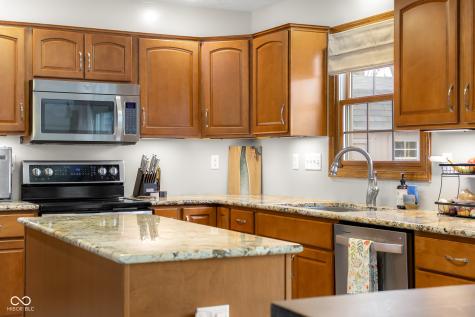 2288 Broadmoor Lane Columbus IN 47203