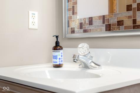 2288 Broadmoor Lane Columbus IN 47203