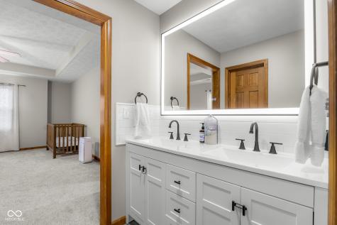 2288 Broadmoor Lane Columbus IN 47203