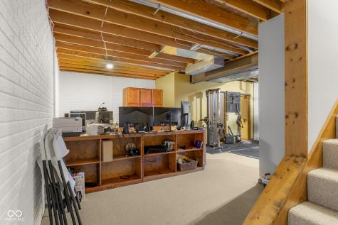 2288 Broadmoor Lane Columbus IN 47203