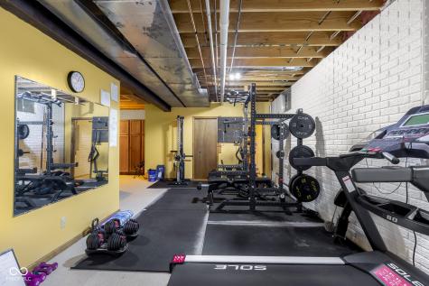 2288 Broadmoor Lane Columbus IN 47203