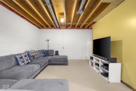 2288 Broadmoor Lane Columbus IN 47203