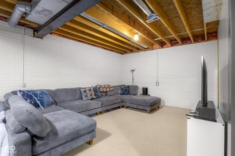 2288 Broadmoor Lane Columbus IN 47203