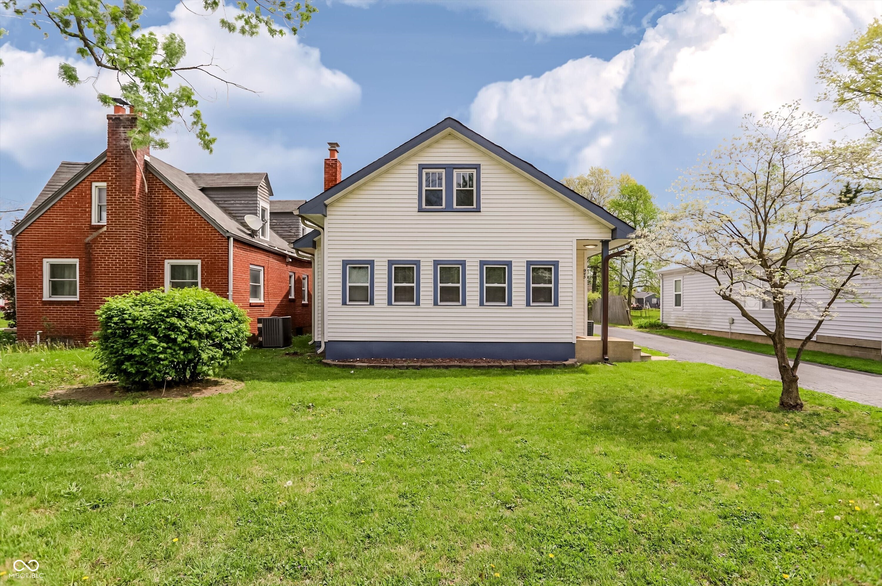 945 Cecil Avenue Indianapolis IN 46219
