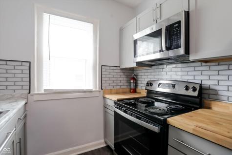 945 Cecil Avenue Indianapolis IN 46219