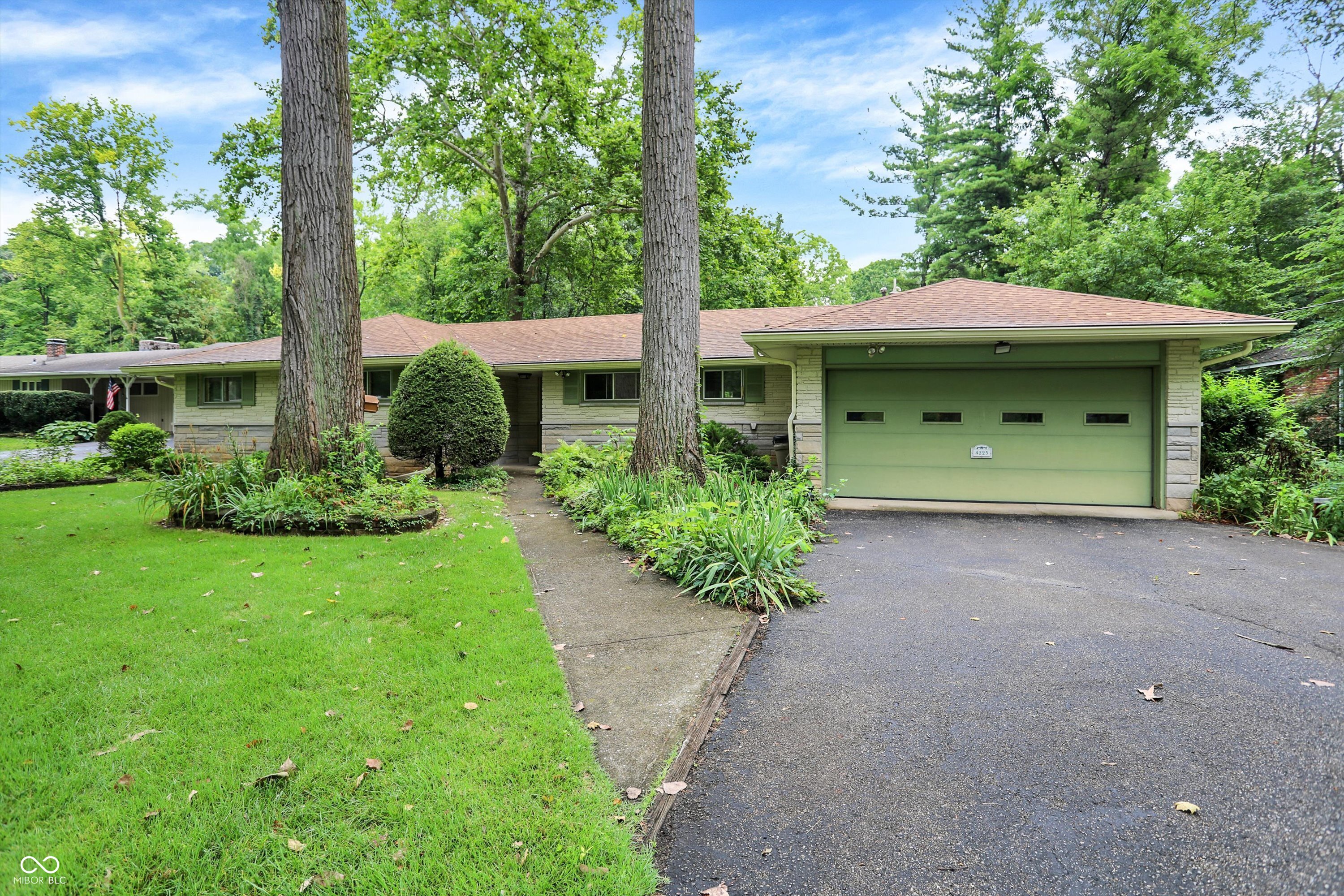 4225 Springwood Trail Indianapolis IN 46228