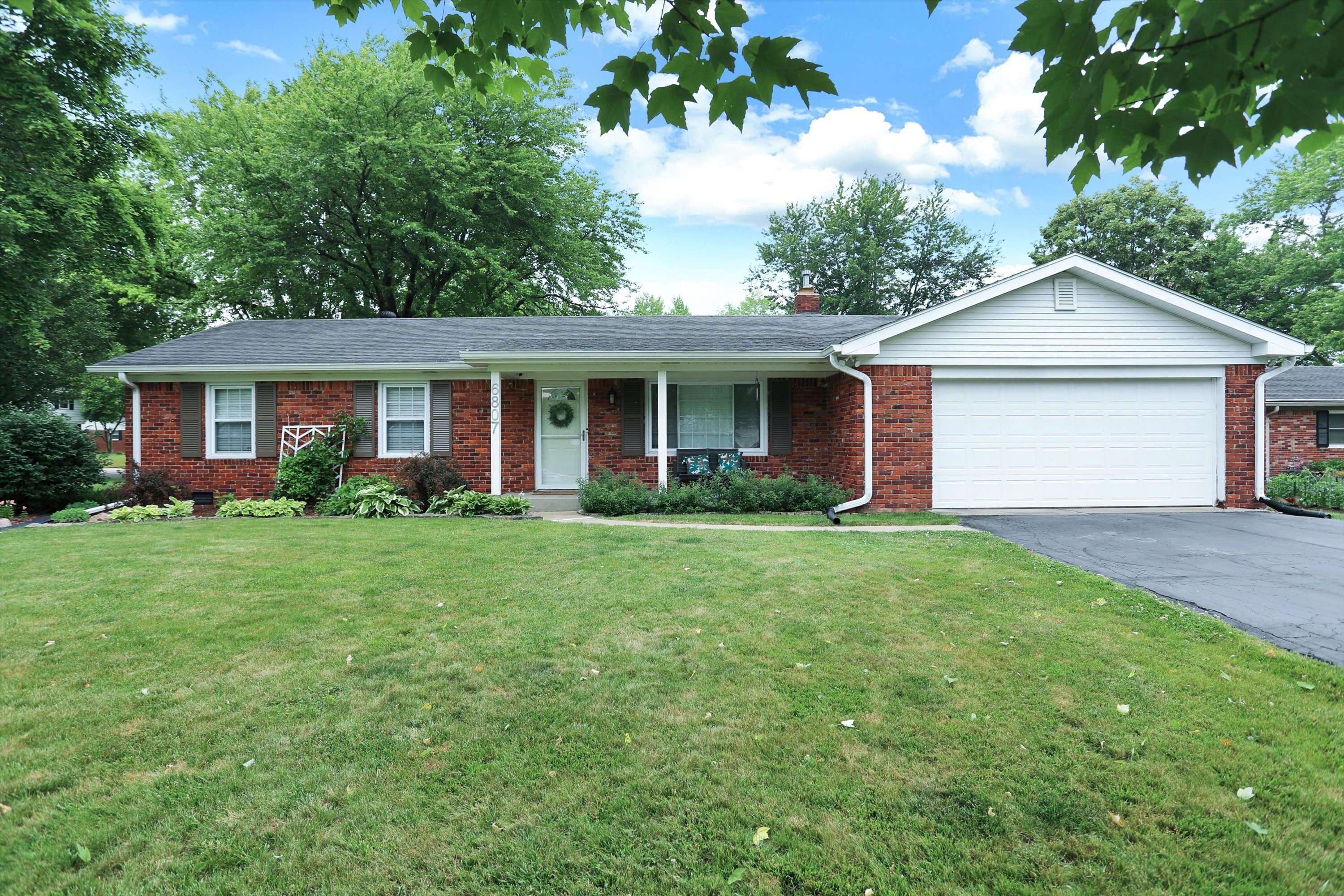 6807 Willoughby Court Indianapolis IN 46214