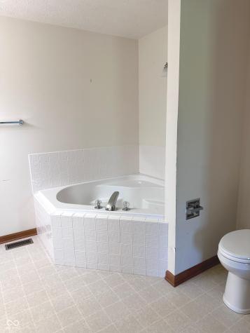 423 Alexander Drive Seymour IN 47274