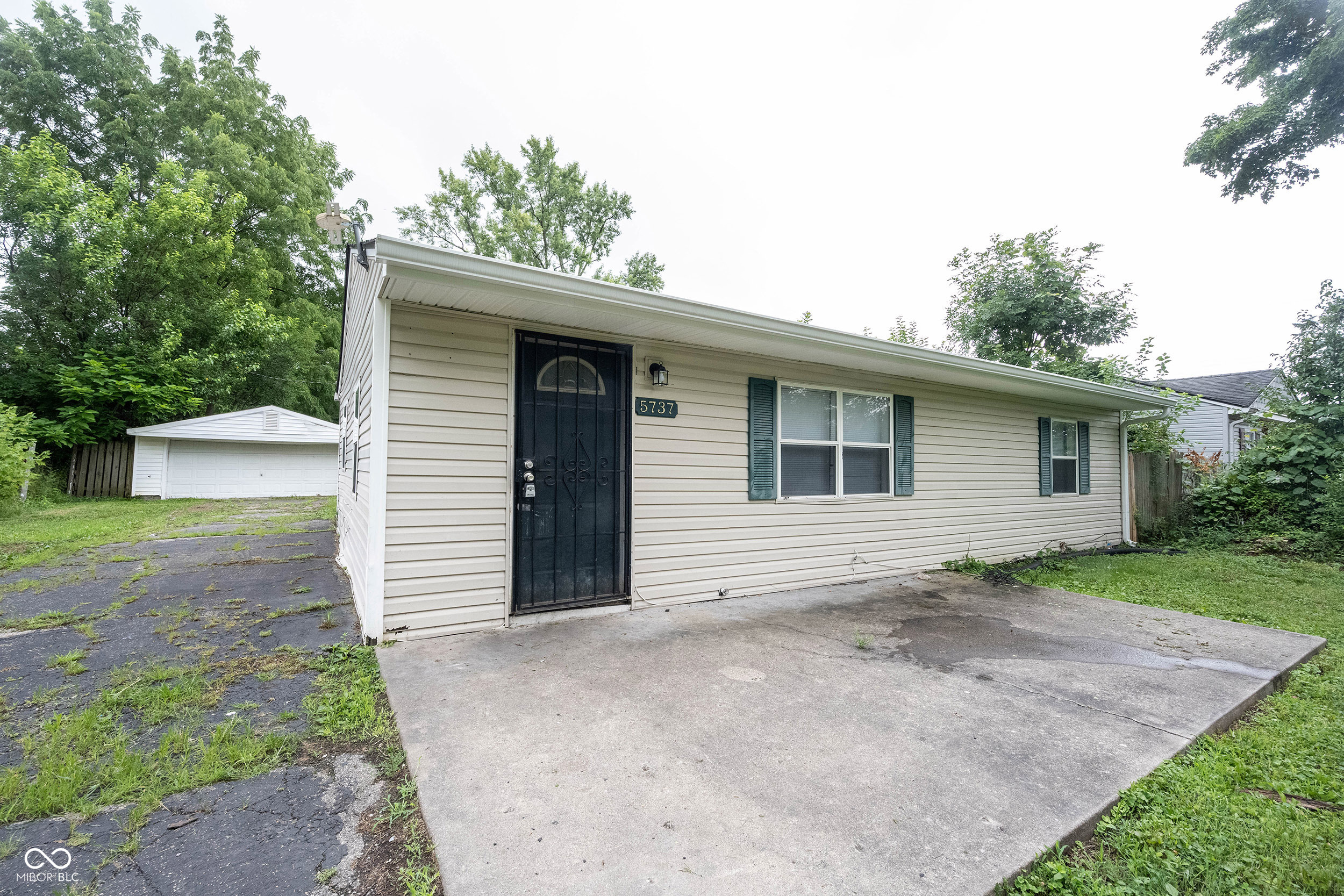 5737 E 22nd Street Indianapolis IN 46218