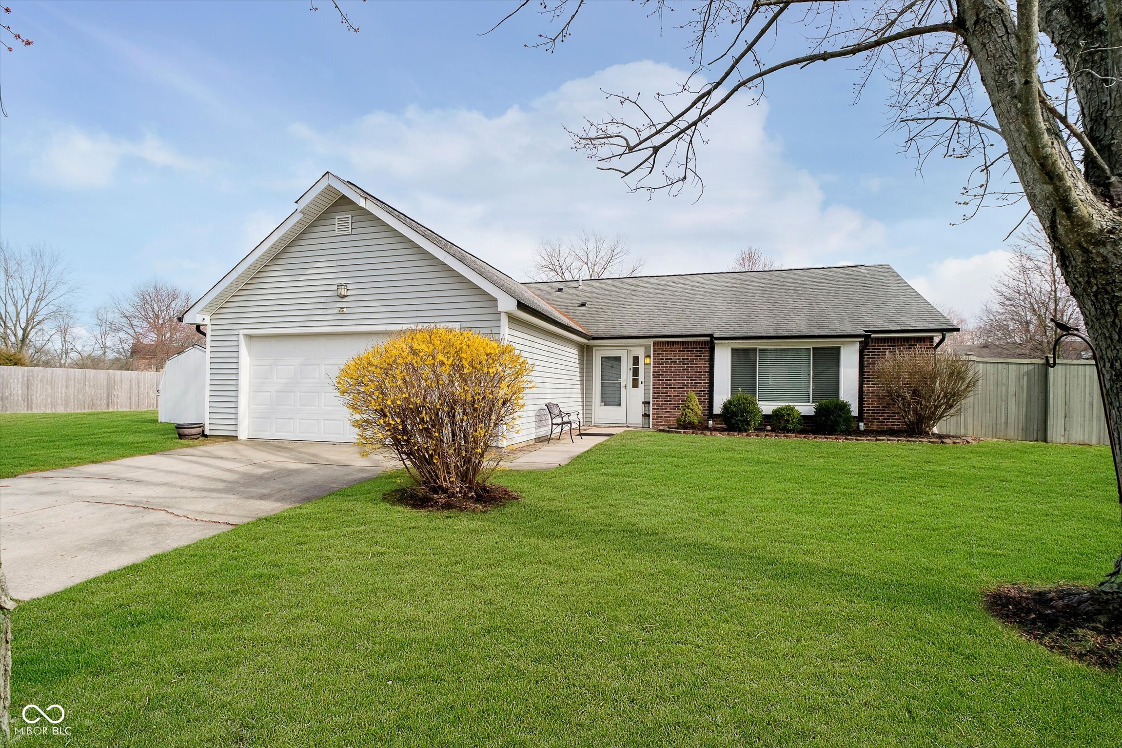 8527 Honeysuckle Way Indianapolis IN 46256