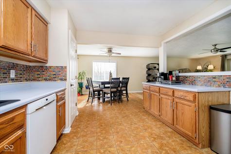 8527 Honeysuckle Way Indianapolis IN 46256