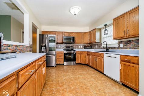 8527 Honeysuckle Way Indianapolis IN 46256
