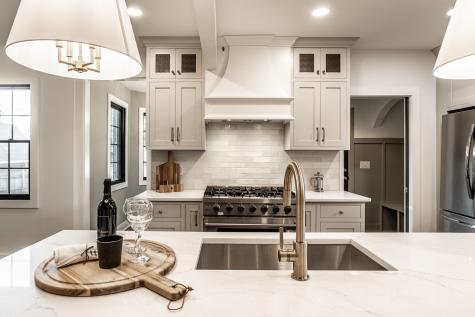 25 E 54th Street Indianapolis IN 46220
