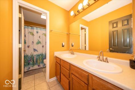 2940 Treehouse Pass Greenwood IN 46143