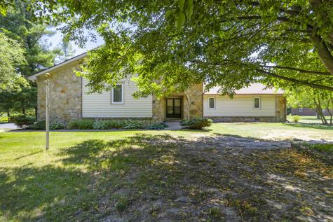 945 Saddlebrook Drive Zionsville IN 46077