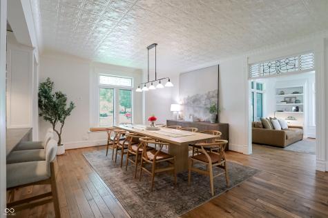 420 W Pine Street Zionsville IN 46077