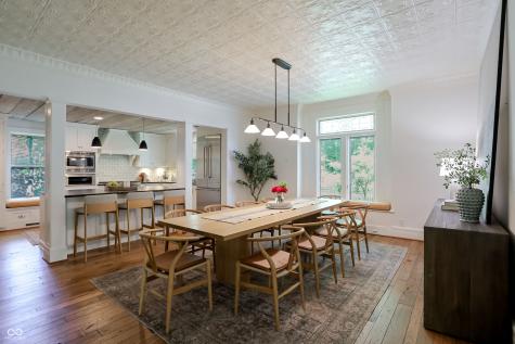 420 W Pine Street Zionsville IN 46077