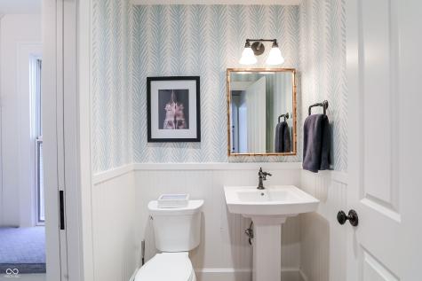 420 W Pine Street Zionsville IN 46077