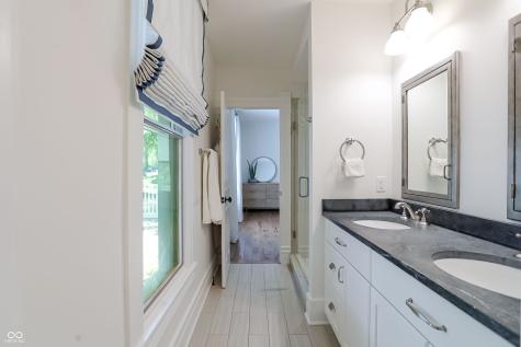 420 W Pine Street Zionsville IN 46077